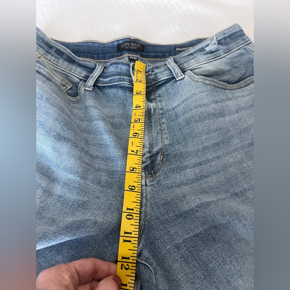 Judy Blue Light Wash Straight Fit Jeans - Picture 11 of 13